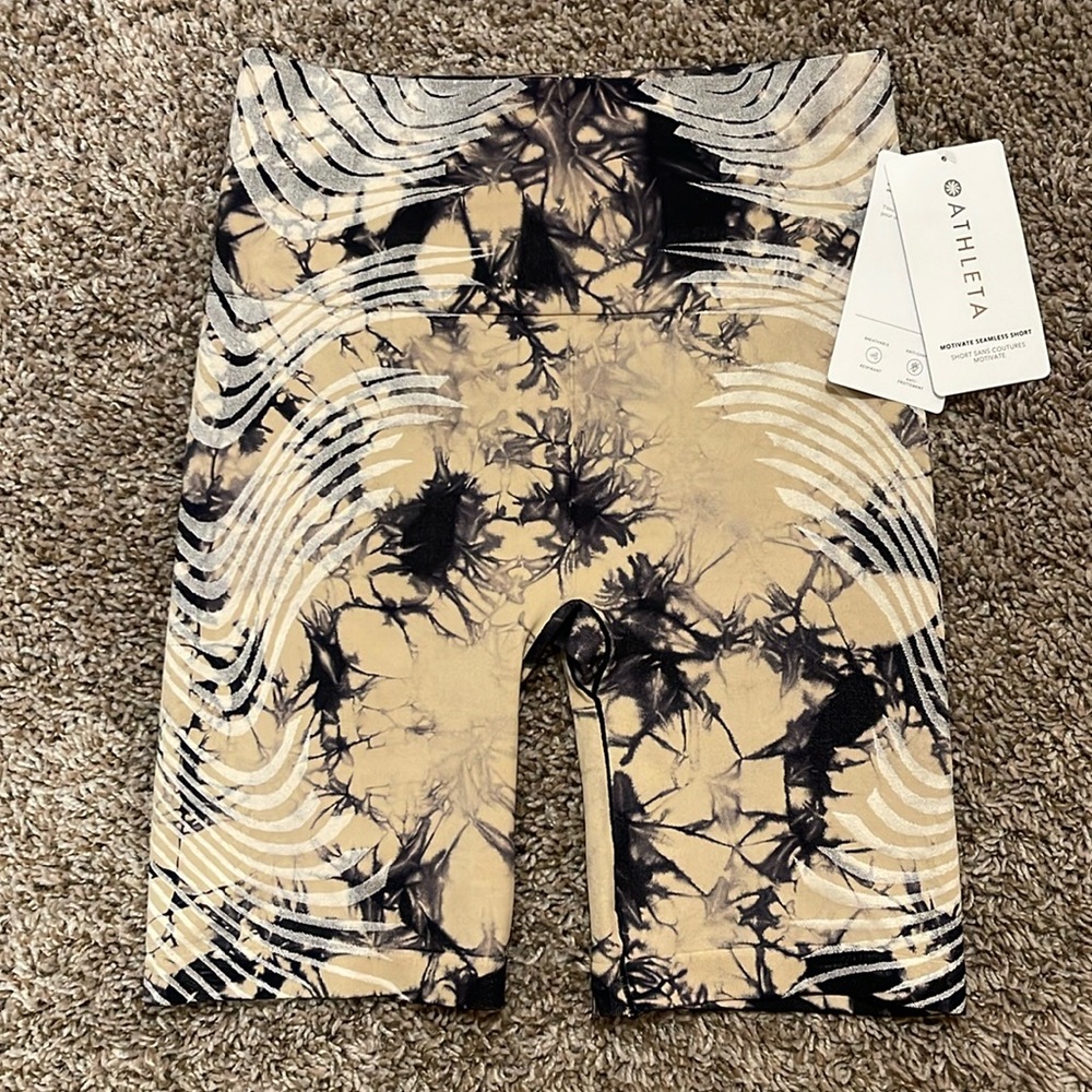 Athleta Motivate Seamless Shorts